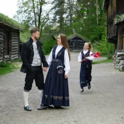 ANDRE MERKEVARER Ingrid Festdrakt Dame -Kjøkkenutstyr Outlet 434412 7025180667716 3