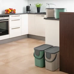 ROTHO Albula Kildesorteringsbøtte 13 ROTHO Albula Kildesorteringsbøtte -Kjøkkenutstyr Outlet 694505 7610859202451 4