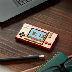 Game & Watch: Super Mario Bros Retro Konsoll -Kjøkkenutstyr Outlet hxas 001 play02 01 r ad 0